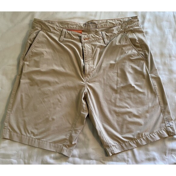 Eddie Bauer Shorts Mens 38 Beige Brown Chino Flat Front Flexion Amphib Stretch - Picture 1 of 8